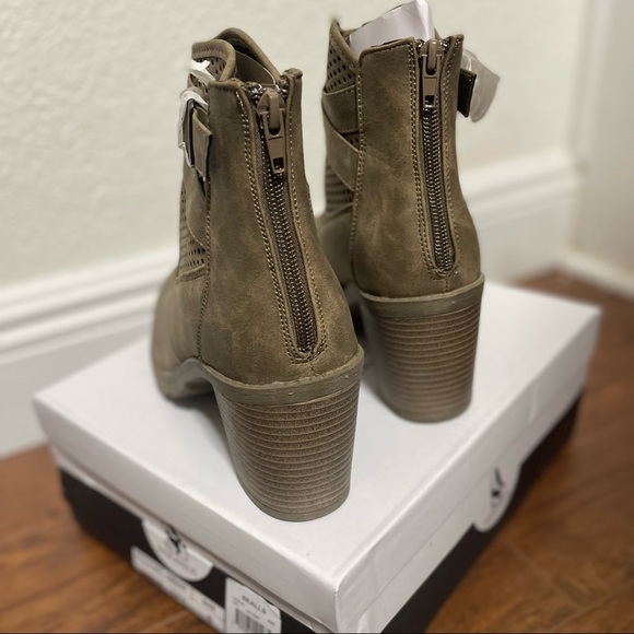 NWT Shoeaholic Sizzle Ankle Boots Tan Size 8 - Picture 4 of 14